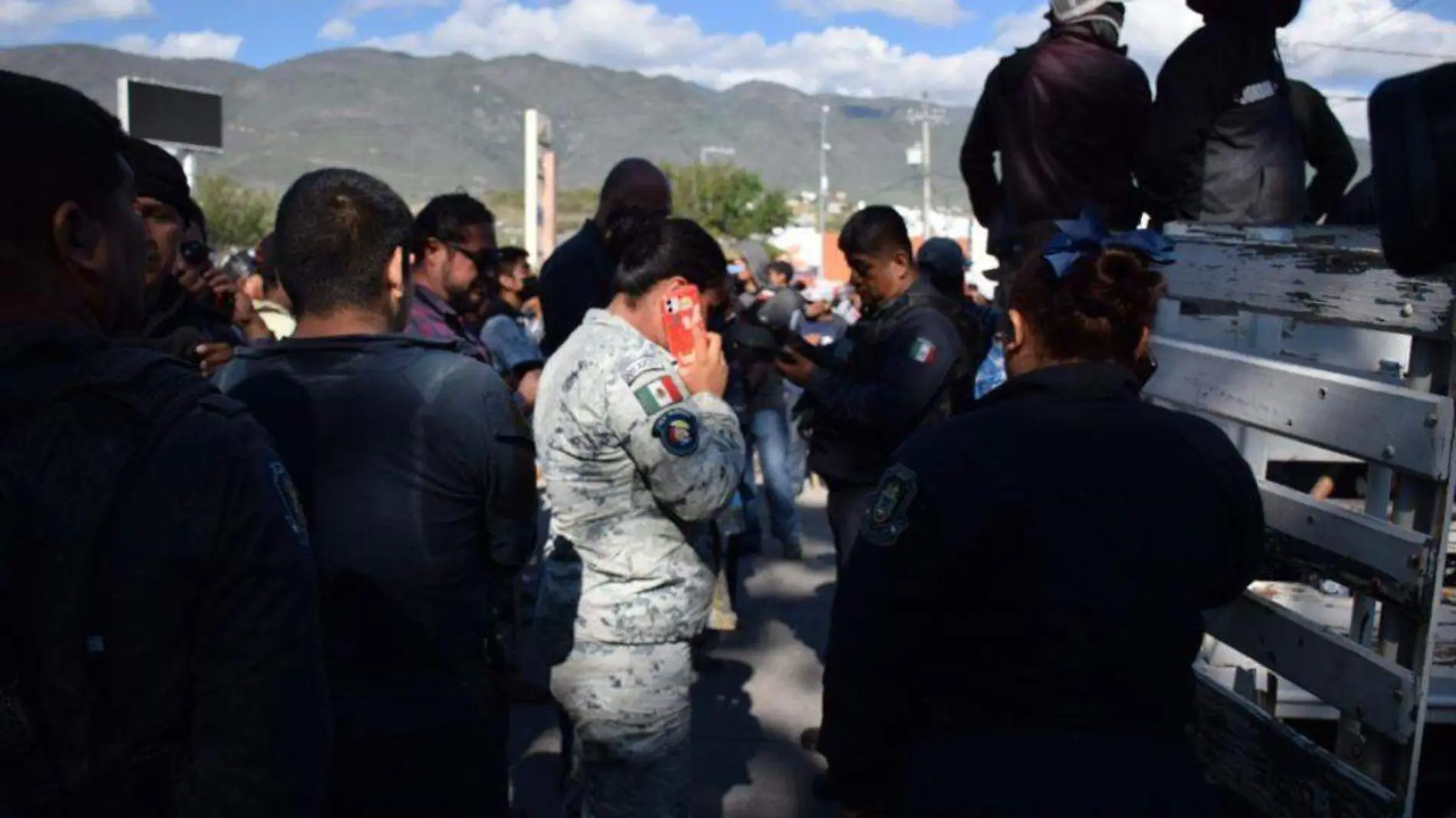 Bloqueo en Autopista del Sol_Guerrero_policias retenidos